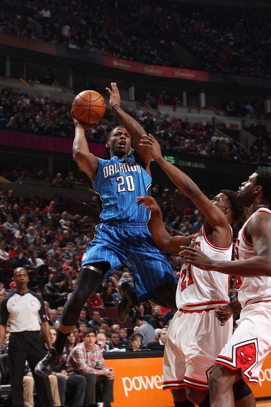 强拼搏与团 强拼搏与团